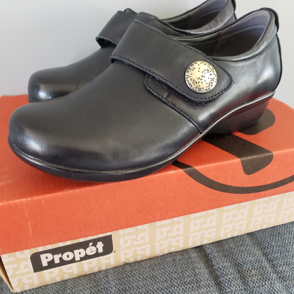 Propet women's shoes size 7xw New